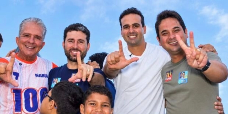 Michel Henrique realiza carreata em Lucena ao lado de Lucas Ribeiro e Netinho de Lando