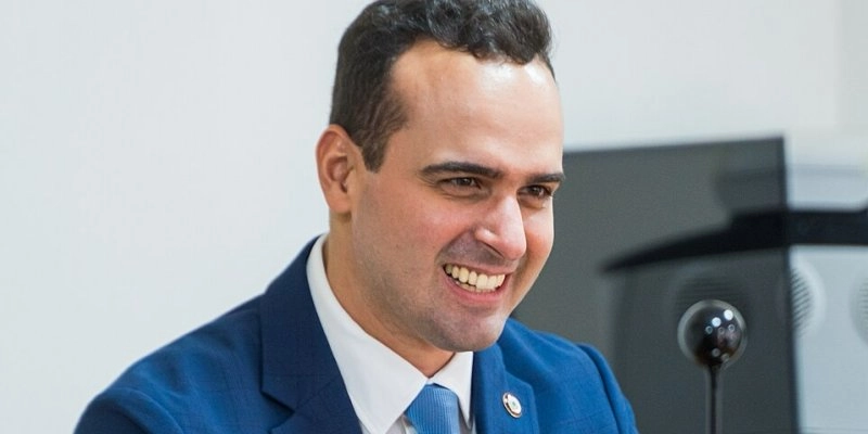 Lucas Ribeiro vence no primeiro turno e garante mais quatro anos no Governo da Paraíba
