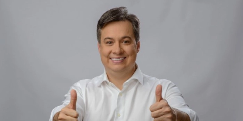 Júnior Araújo votará neste domingo na Escola Municipal Costa e Silva, em Cajazeiras