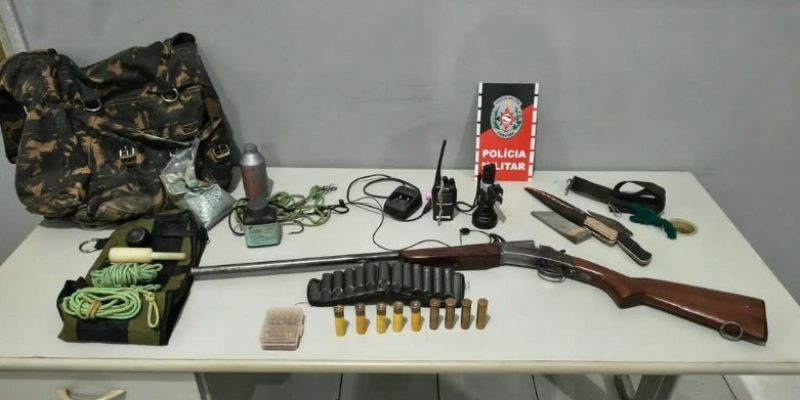 Homem é preso com animais silvestres abatidos dentro de freezer e arma de fogo na Paraíba