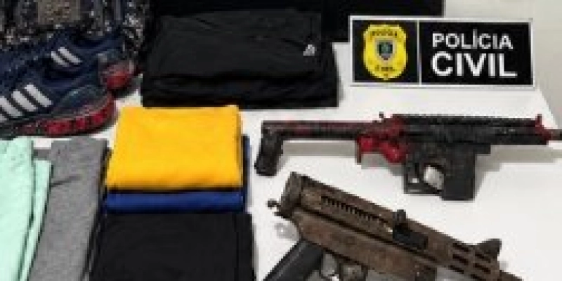 Mulher de 48 anos é presa com armas artesanais semelhantes a fuzis e submetralhadoras na Paraíba