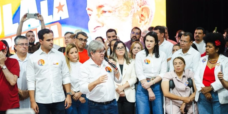 João Azevêdo reforça defesa pela reeleição de Lula  em encontro com lideranças: “Essa é a eleição das nossas vidas”