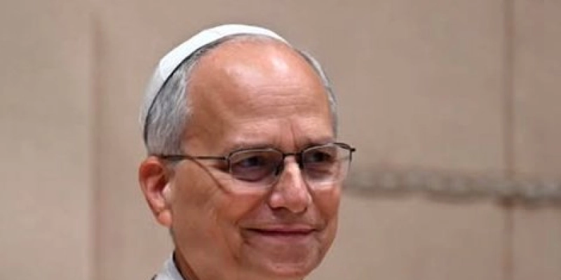 Vaticano confirma diagnóstico de câncer de pulmão em Leão XIV após cirurgia bem-sucedida