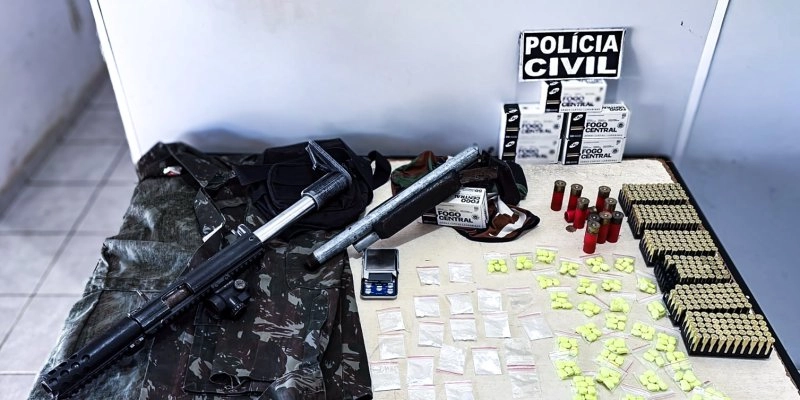 Suspeito de integrar grupo criminoso que atua na orla de Cabedelo é preso com armas, drogas e celular roubado