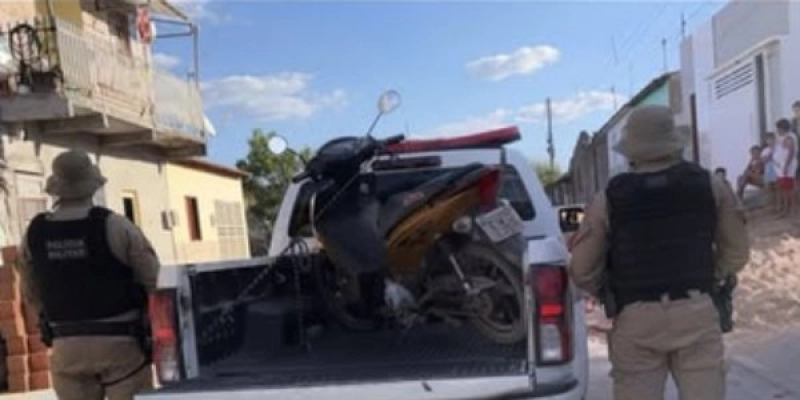Polícia Militar recupera motocicleta com restrição de roubo/furto em Triunfo