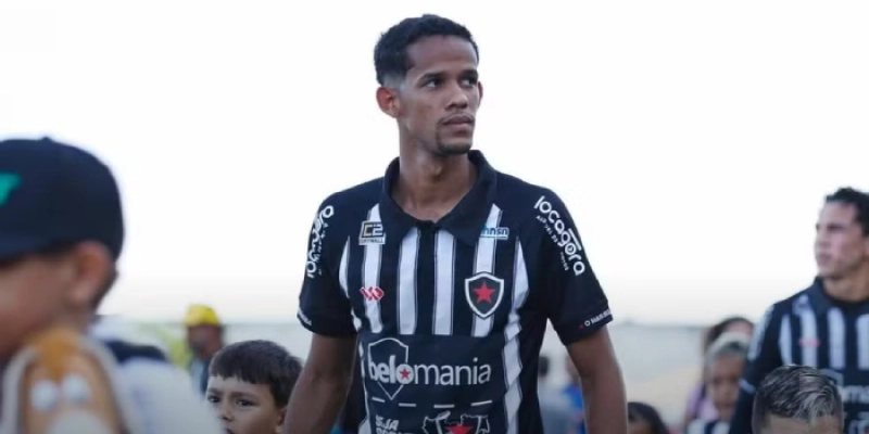 Serra Branca anuncia contratação do lateral Erick por empréstimo junto ao Botafogo-PB