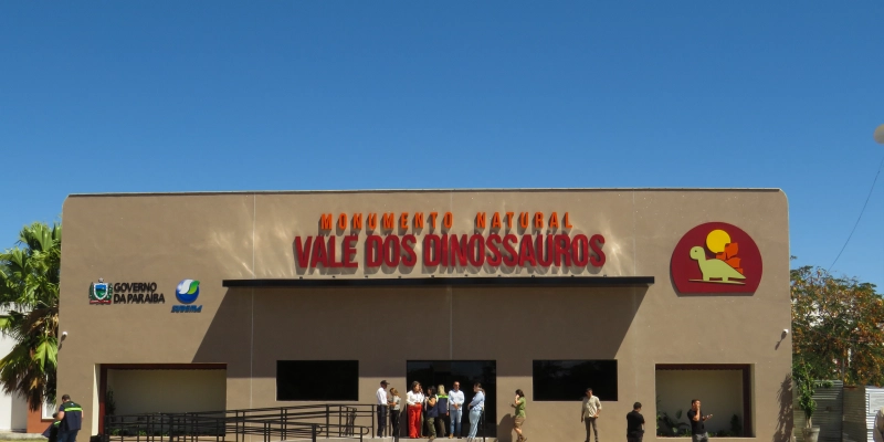 Vale dos Dinossauros será fechado no domingo (25) devido às eleições