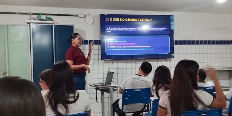 Smart TVs entregues pela gestão Helder Carvalho já beneficiam alunos com atividades pedagógicas