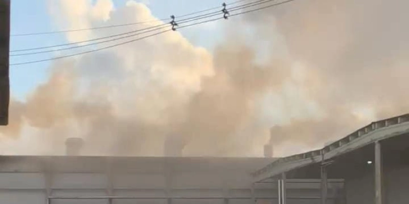 Incêndio de grandes proporções destrói fábrica de pães no Distrito Industrial da Capital