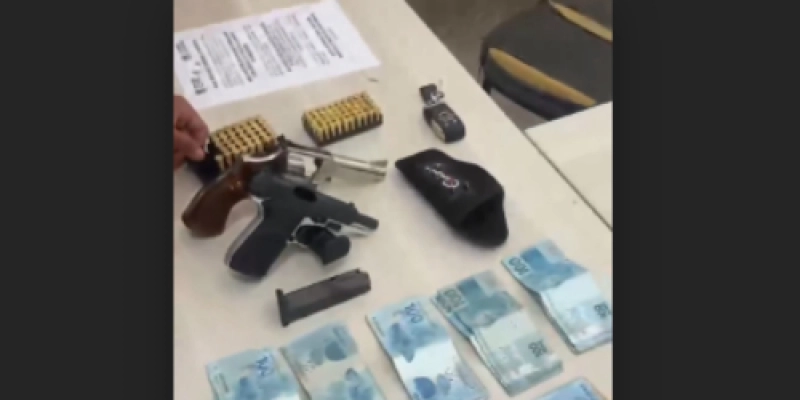 Força Tática intercepta caminhonete RAM na PB-400 e apreende armas, munições e R$ 8,3 mil em Cajazeiras