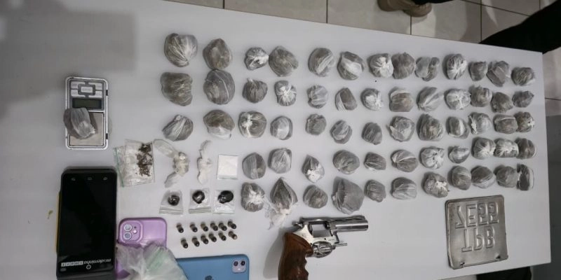 Mulher de 39 anos é presa com mais de 360 porções de maconha durante ação da ROTAM
