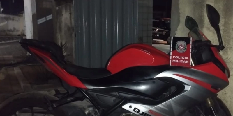 PM intercepta motocicleta adulterada e com restrição de roubo no Núcleo II, em Sousa