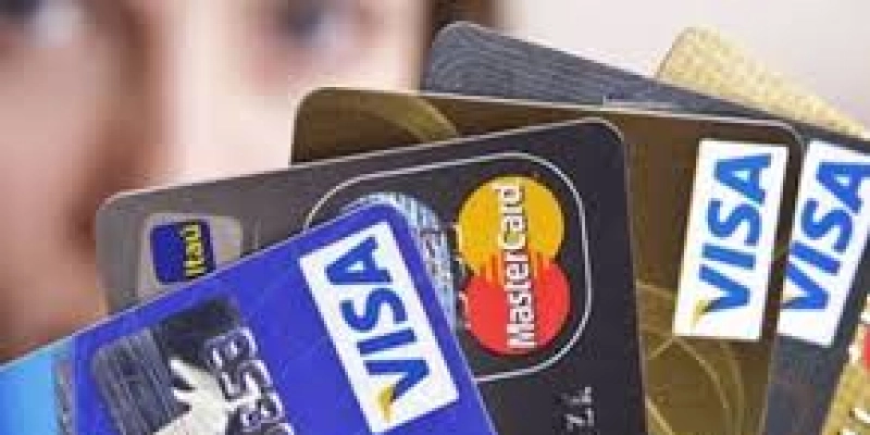 Apenas 25% dos jovens de 18 a 30 anos fazem controle financeiro