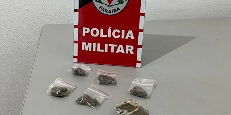 Polícia Militar detém homem por corrupção de menores e posse de entorpecentes, no Sertão da Paraíba