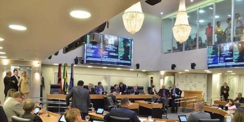 Tradição x Saúde: Assembleia da Paraíba revoga proibição de fogueiras em São João