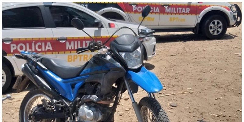 Veículo com restrição de roubo/furto é recuperado pela polícia miliar 