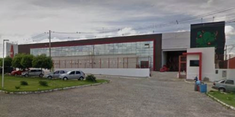 Bandidos armados invadem Distribuidora Pau Brasil, amarra vigilante e praticam roubo, no Sertão 