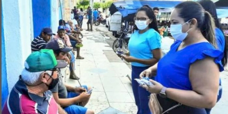 Prefeitura de Aparecida realiza ação de Conscientização em Alusão ao Novembro Azul na Feira Livre do município