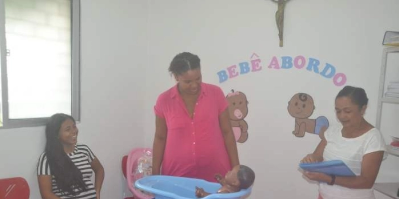 Projeto ‘Bebê a Bordo’ prepara mães e pais para cuidados com a criança