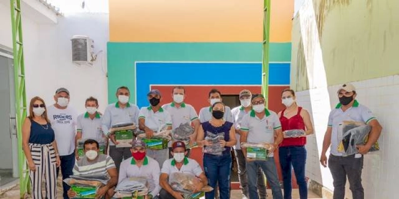 Novos fardamentos dos agentes ACE e Vigilâncias Ambiental, Sanitária e Epidemiológica, são entregues pela prefeitura de São José da Lagoa Tapada  