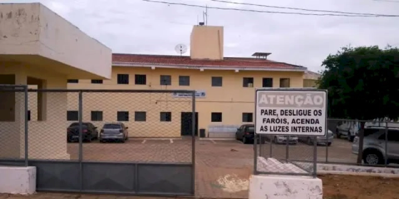 Mulheres são flagradas com drogas nas partes intimas ao adentrar em Penitenciária no Sertão 