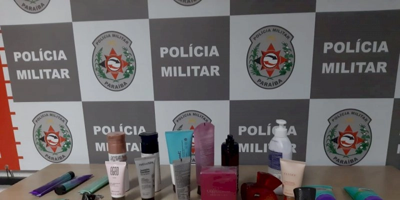 Polícia prende casal suspeito de assaltar perfumaria e apreende uma arma de fogo