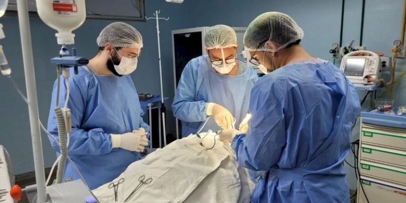Programa Opera Paraíba realiza cirurgia de tireoide com tecnologia de ponta no Hospital de Clínicas