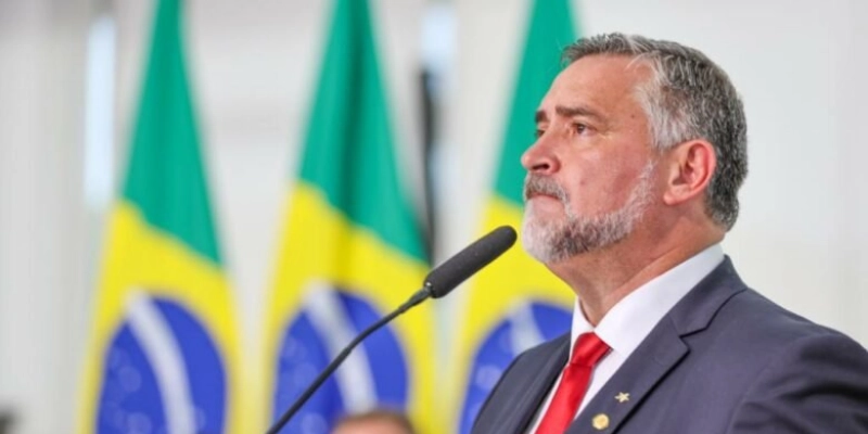 Paulo Pimenta, ministro do Governo Lula, integra “exército de WhatsApp” do Instituto Lula, diz jornal
