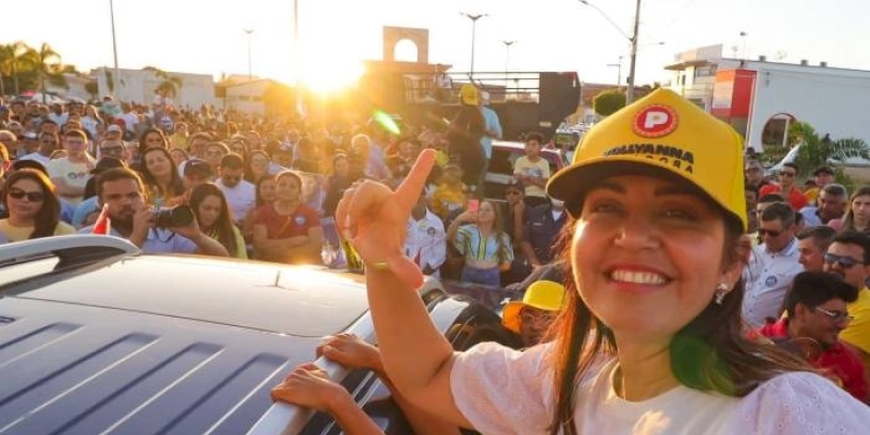 Pollyanna recebe apoio de prefeita, ex-prefeita, vereador e inúmeros militantes na Caravana 40°, nesta quarta-feira (7)