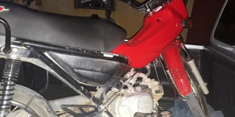 Moto adulterada é localizada e recuperada pela Polícia Militar durante abordagem