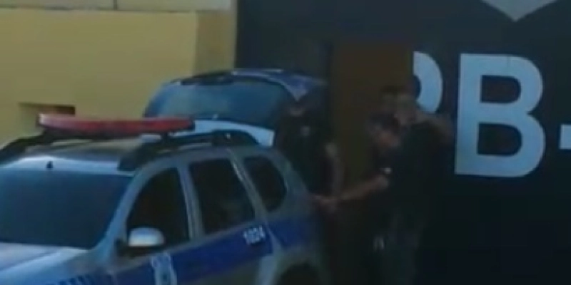 Tumultuo termina com preso morto e segurança baleado em presidio na Paraíba 