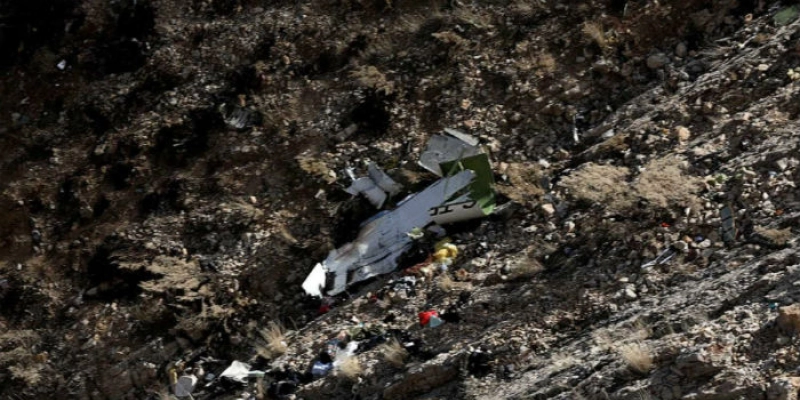 Irã encontra caixa-preta de avião que caiu com noiva e amigas; Veja