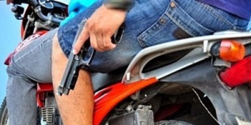 Dupla de moto realiza mais um assalto no Centro de Sousa