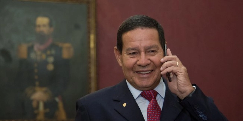Mourão diz que decreto da LAI reduz burocracia e garante transparência
