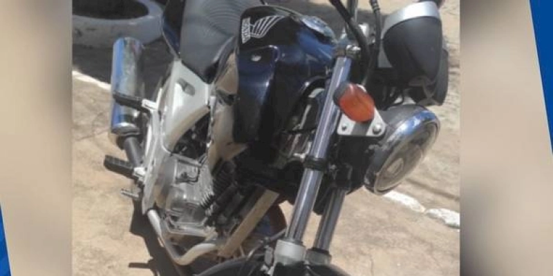 Polícia Militar apreende motocicleta com sinais identificadores adulterados em Condado