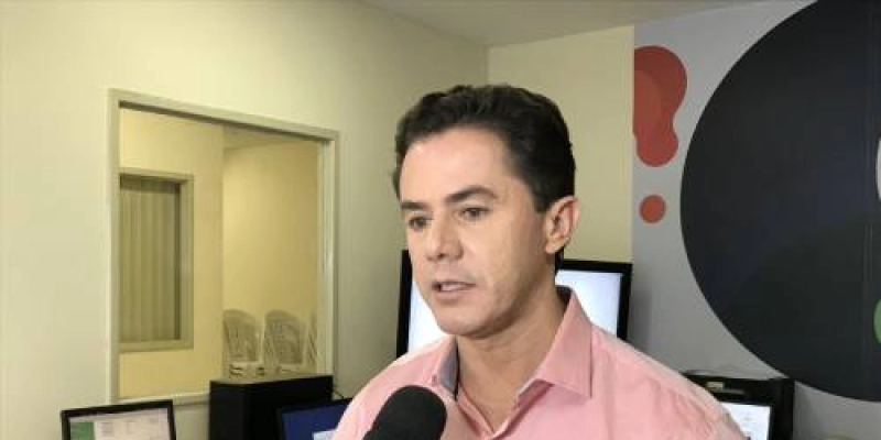 Senador Veneziano se solidariza com a jornalista paraibana Rachel Sheherazade e defende democracia e liberdade de opiniões