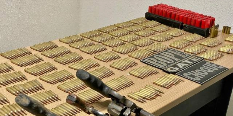  Polícia apreende armas e munições após confronto em Bayeux