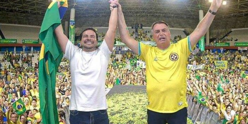 Bolsonaro é socorrido às pressas após evento em Manaus (AM)
