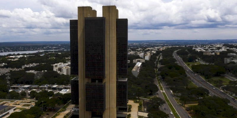 Copom mantém juros básicos da economia em 13,75% ao ano