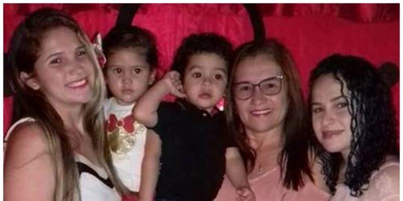 Familiares e amigos comemoram o aniversário de Ana Luíza, neta da professora Erivalda  Deniz, de Poço Dantas