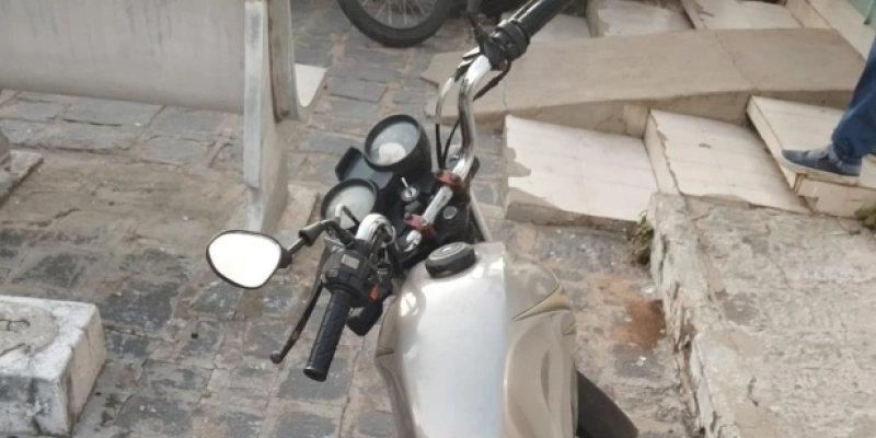 EM SOUSA – Polícia recupera moto roubada utilizada em assalto a posto de combustíveis 