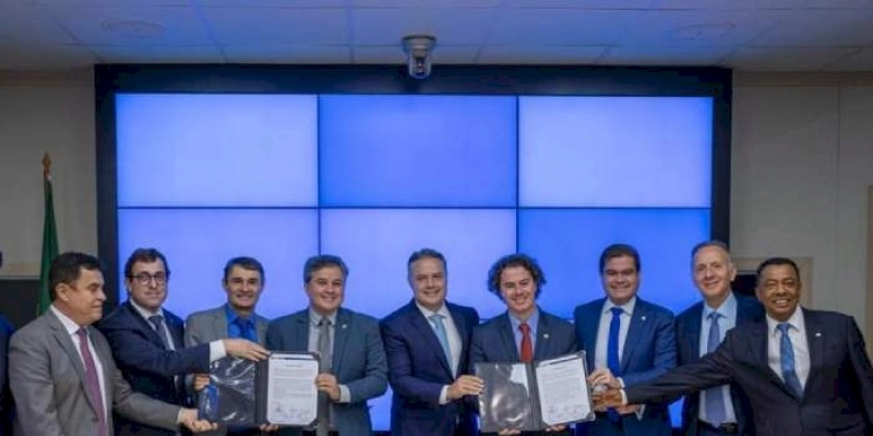 Gervásio participa de assinatura de OS para retomada da triplicação da BR-230 de Cabedelo a João Pessoa 