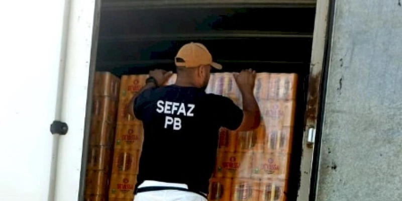 SEFAZ apreende cargas de cerveja e de batata palha com irregularidade 