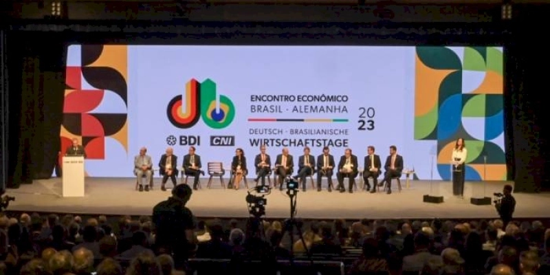 Acordo Mercosul-UE vai contribuir para a reindustrialização do Brasil, afirma Alban