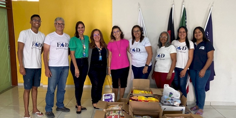 SENAI doa alimentos a instituições sociais de Campina Grande