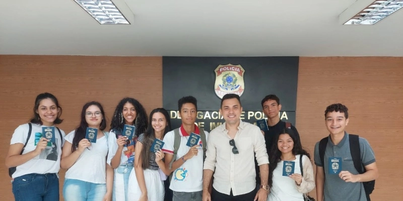 Estudantes da Rede Estadual de Ensino embarcam para Reino Unido e Espanha