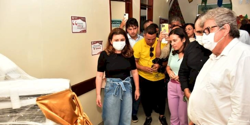João Azevêdo entrega ultrassom ao Hospital de Pombal e destaca importância do Opera Paraíba para acabar fila de espera por cirurgias 