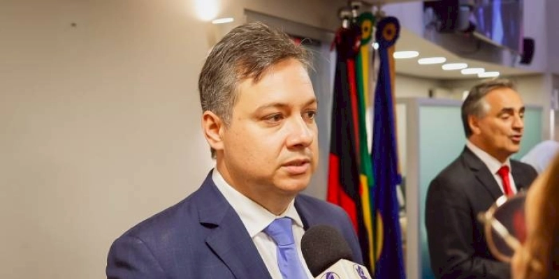 Projeto de Júnior Araújo que prioriza assentos para mulheres desacompanhadas em Ônibus Intermunicipais é aprovado pela AL