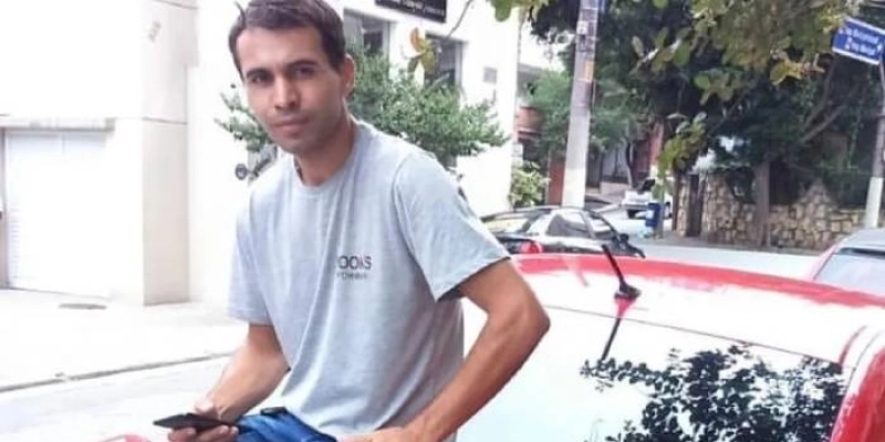 CHOCANTE - Jovem encontrado morto dentro de geladeira recebeu uma mensagem antes de desaparecer, diz irmã