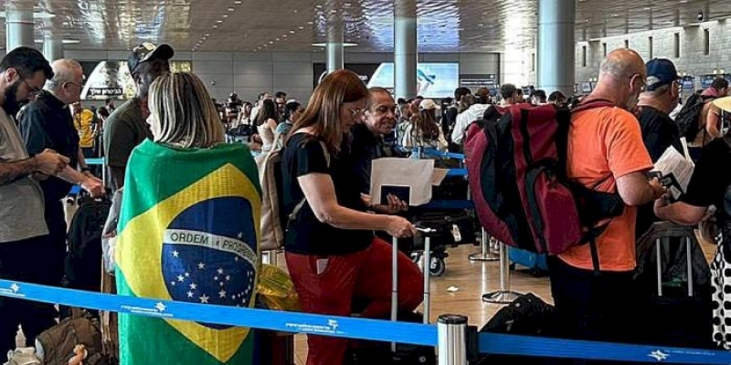 Chega a Brasília primeiro avião trazendo brasileiros de Israel